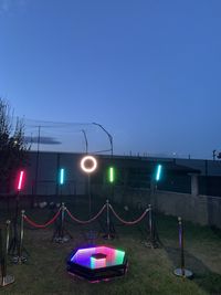 Kit lumini RGB STICK, stalpi delimitare, masa cocktail Selfie 360