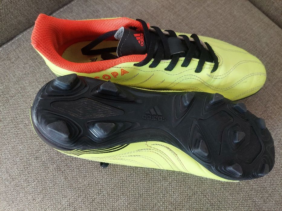 Ghete fotbal Adidas nr 38,5