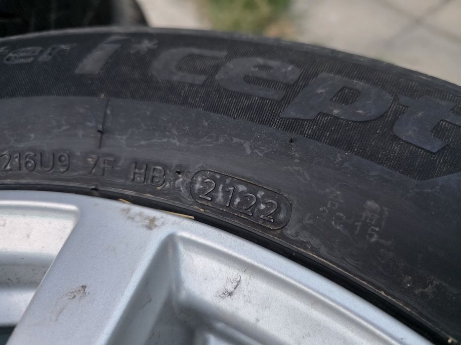 4бр Зимни гуми 215 60 16 - Hankook - DOT 2022