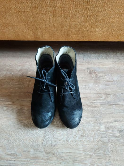 Botine piele intoarsa marimea 37