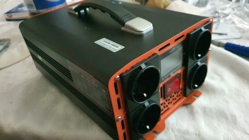 Invertor 12V 5000W sinus pur 4 prize