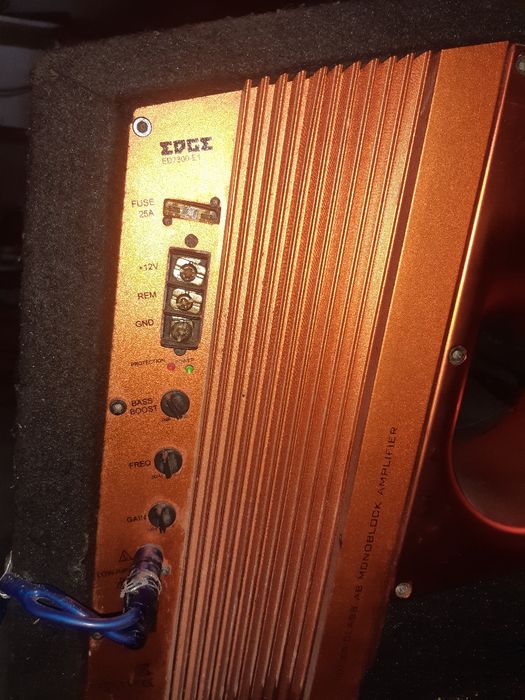 Subufăr auto 1800 w