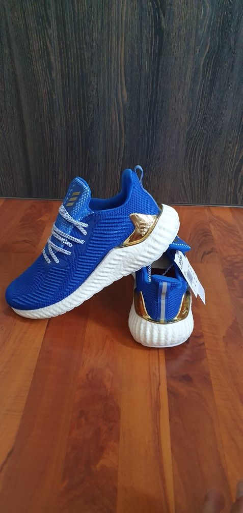 Adidas AlphaBoost M