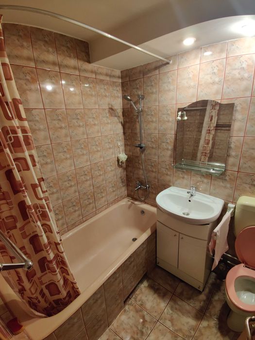 Inchiriez apartament 2 camere decomandate