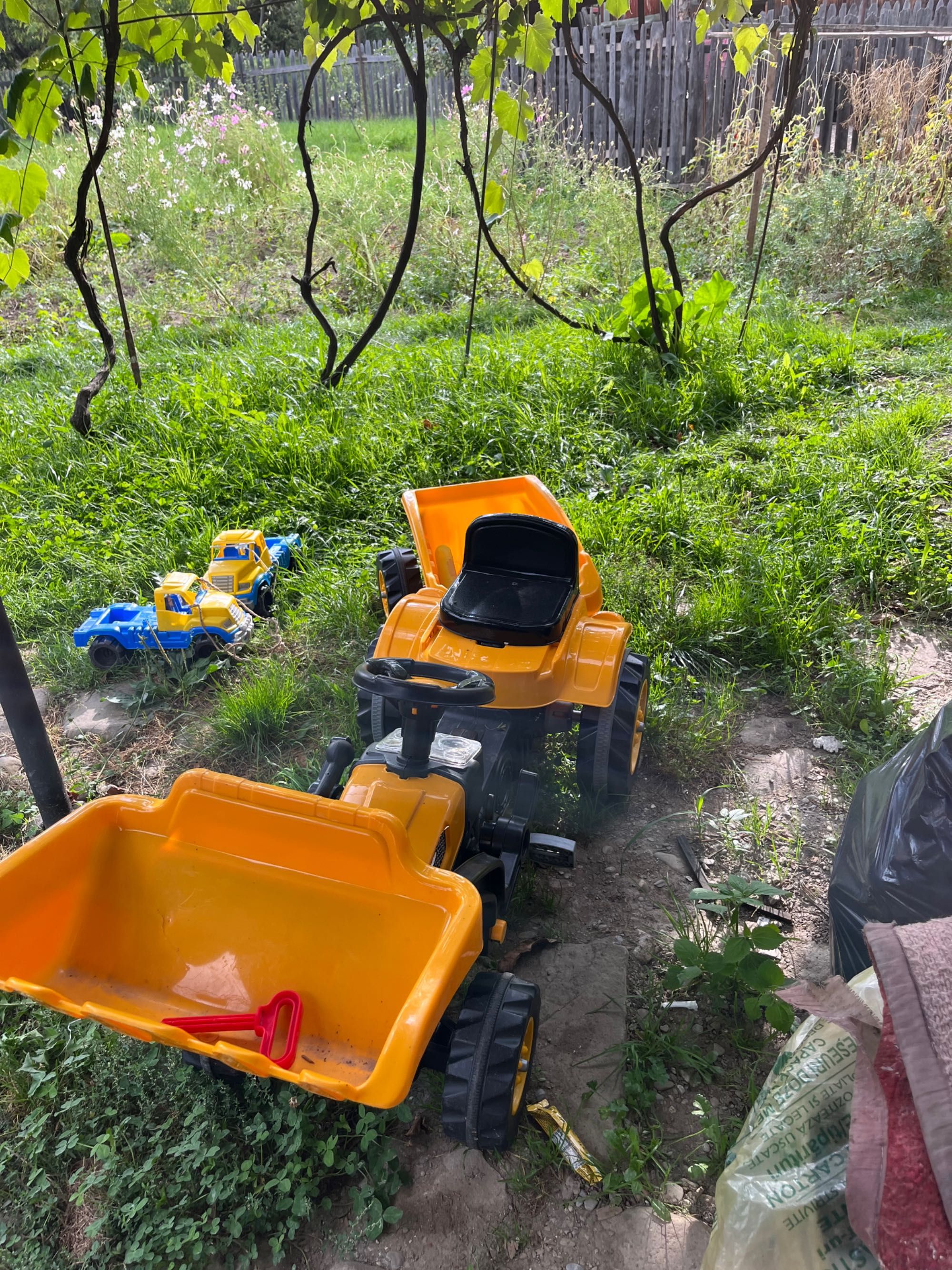 Tractor copii cu remorca