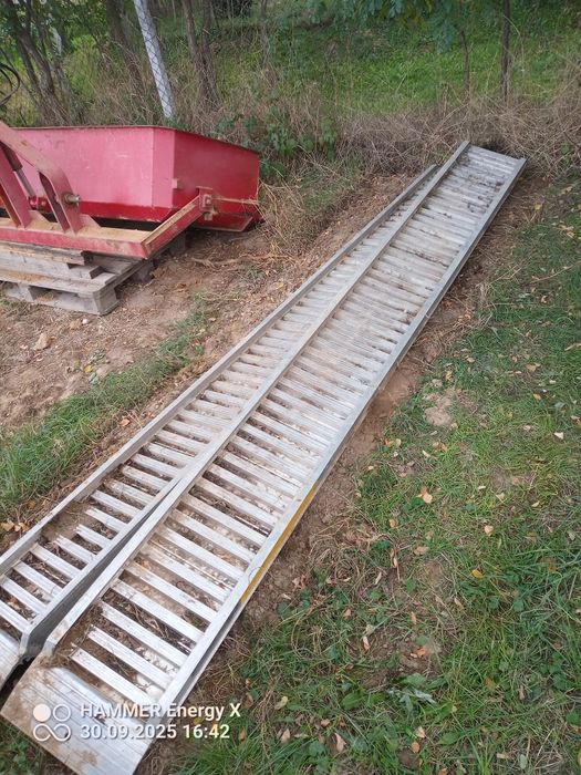 Mini escavator bobcat E16