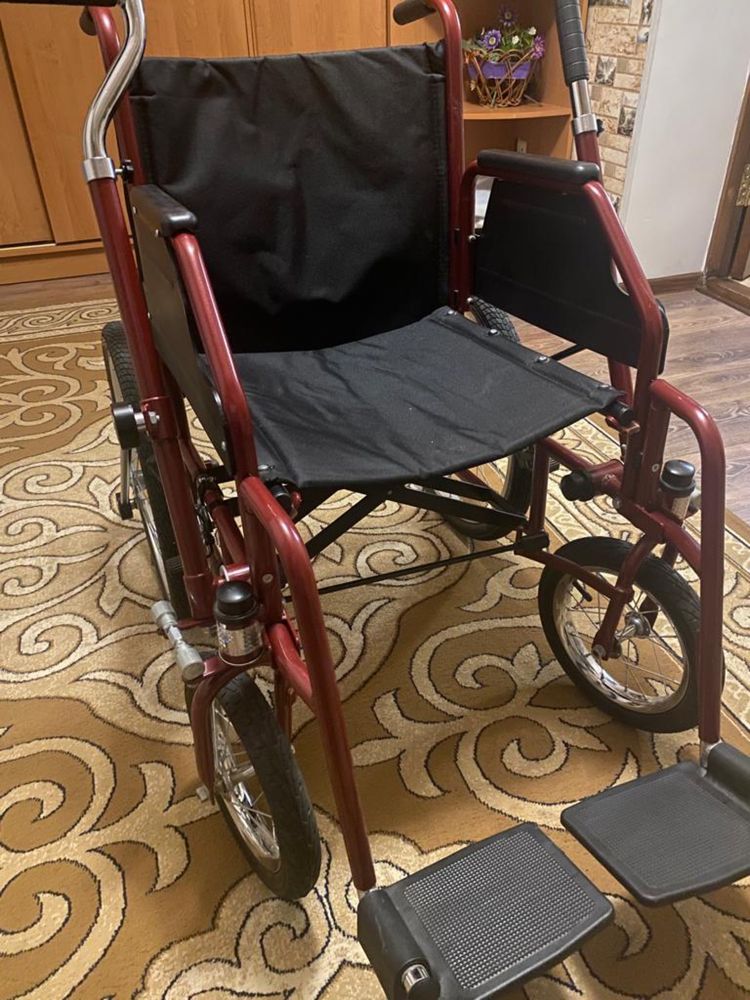Кресло для прогулок для людей с ограниченными возможностями