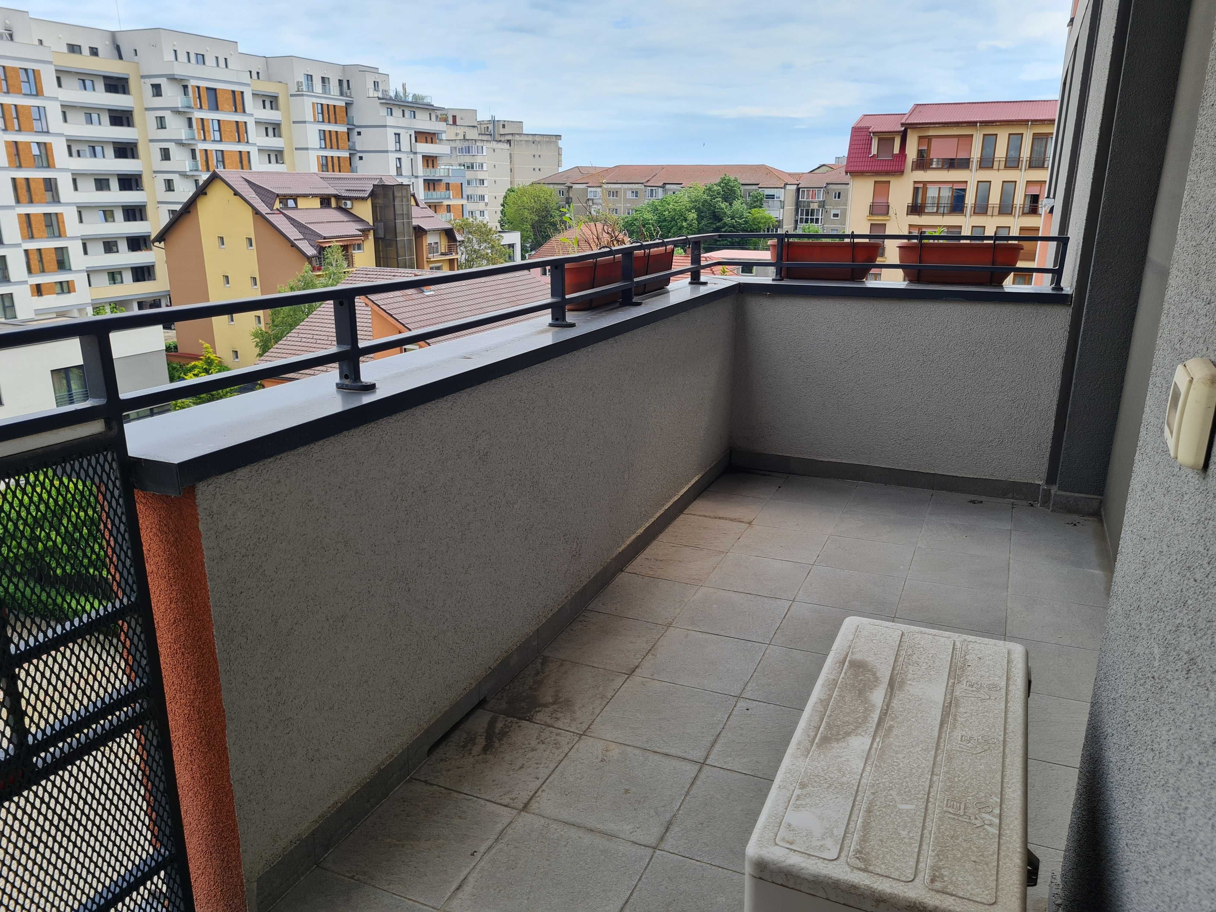 Apartament 2 camere dec., loc de parcare, zona Torontalului-Aradului