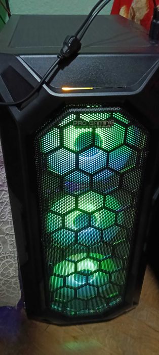 Vând PC gamin complet