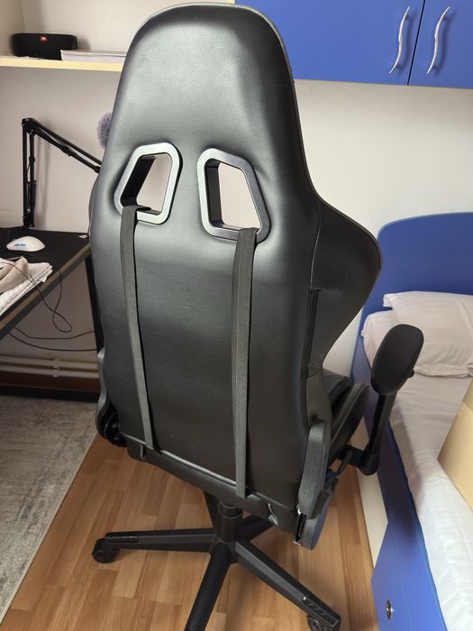 Vand Scaun Gaming Excelent