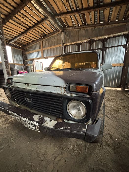 Продам ниву, на ходу, можно на запчасти