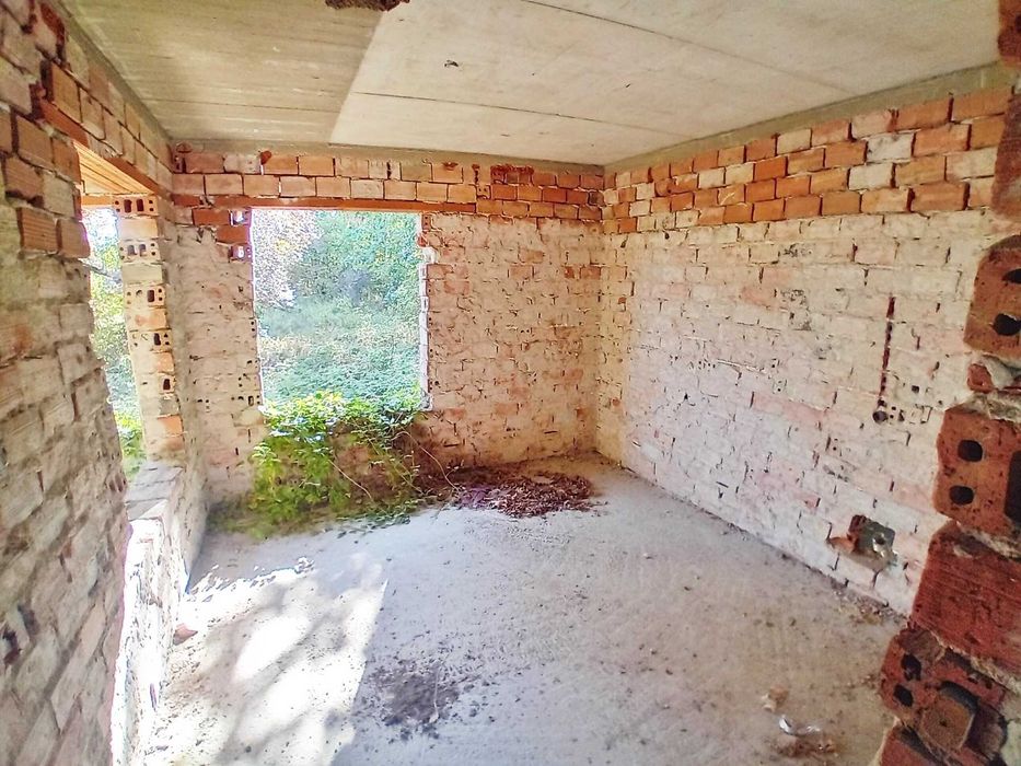 Къща във Вилна Зона Врачански Лозя до Село Веслец
