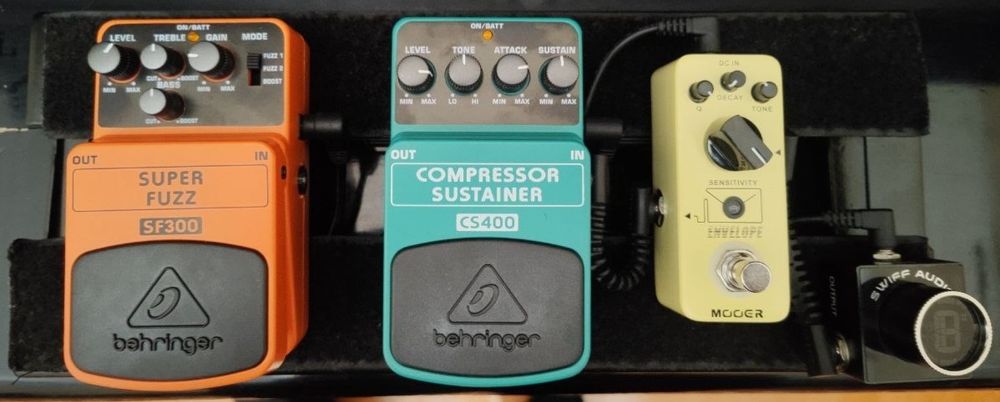 Педалборд с педалям