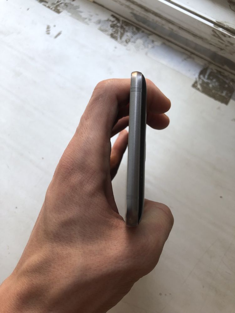 ПРОДАМ Samsung J5