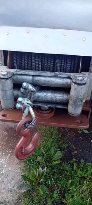Troliu hidraulic de mare putere