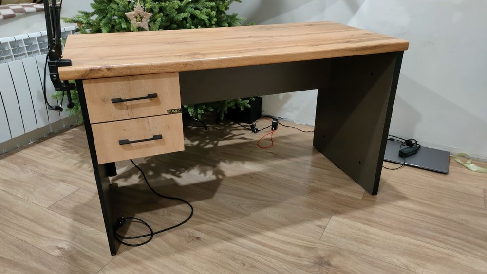 Рабочий стол (письменный)