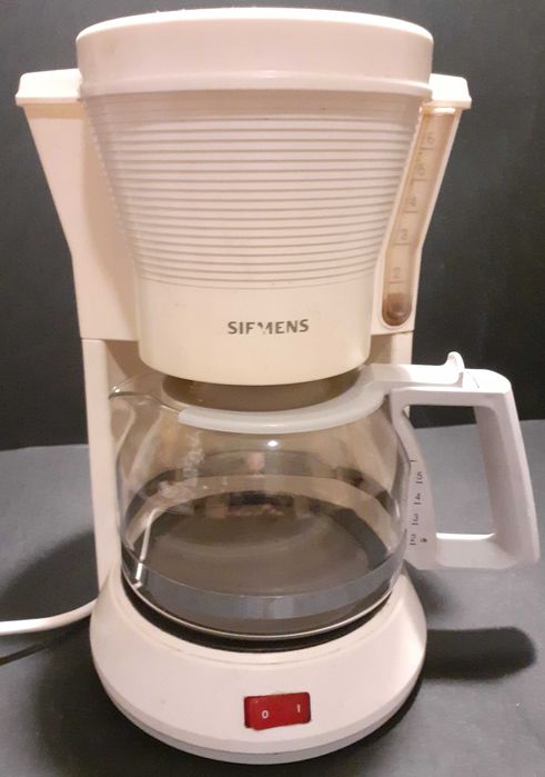 Кафемашина ,,SIEMENS,,Пълен комплект.Работи без забележки.750w