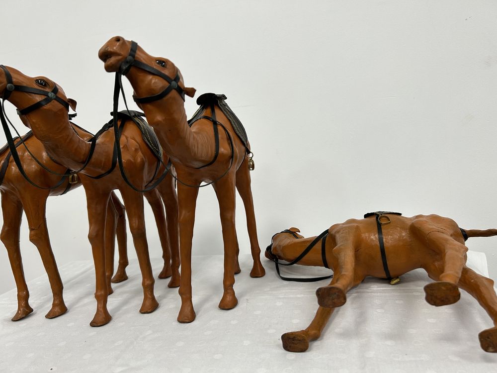 Статуетки камили от Paper Mache Р133