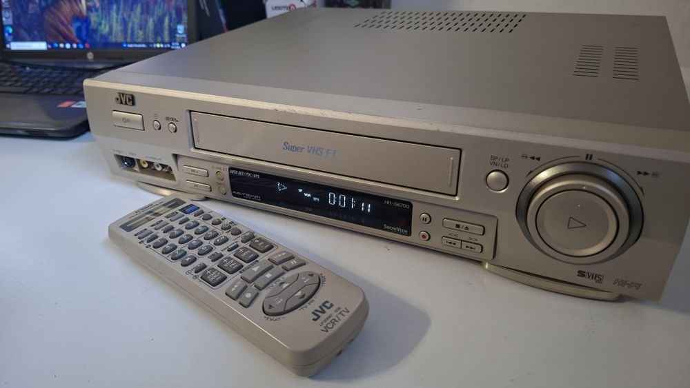 JVC HR S6700 S-VHS impecabil ca nou