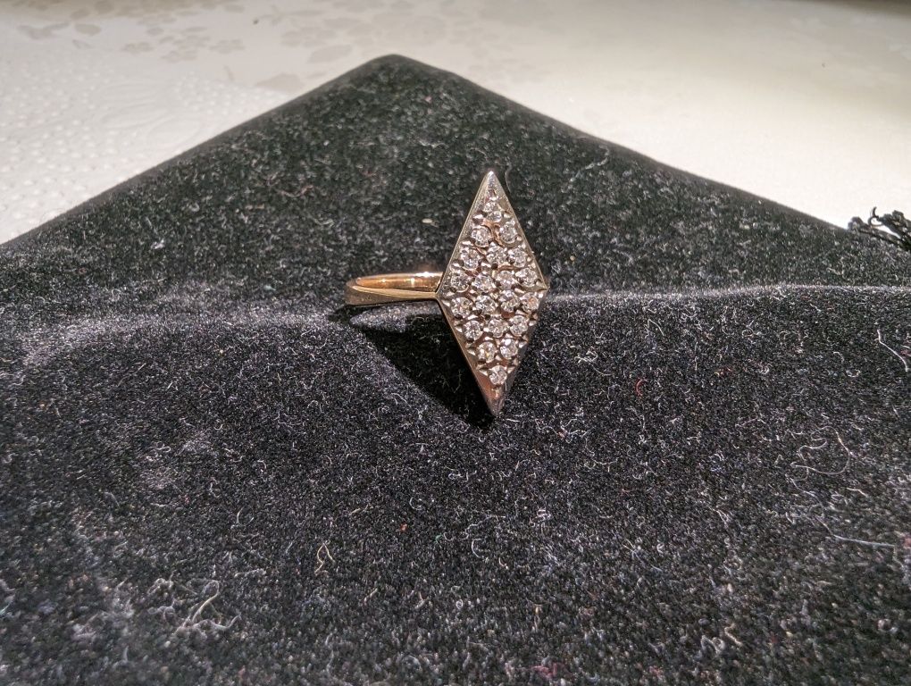 Кольцо бриллиантовое