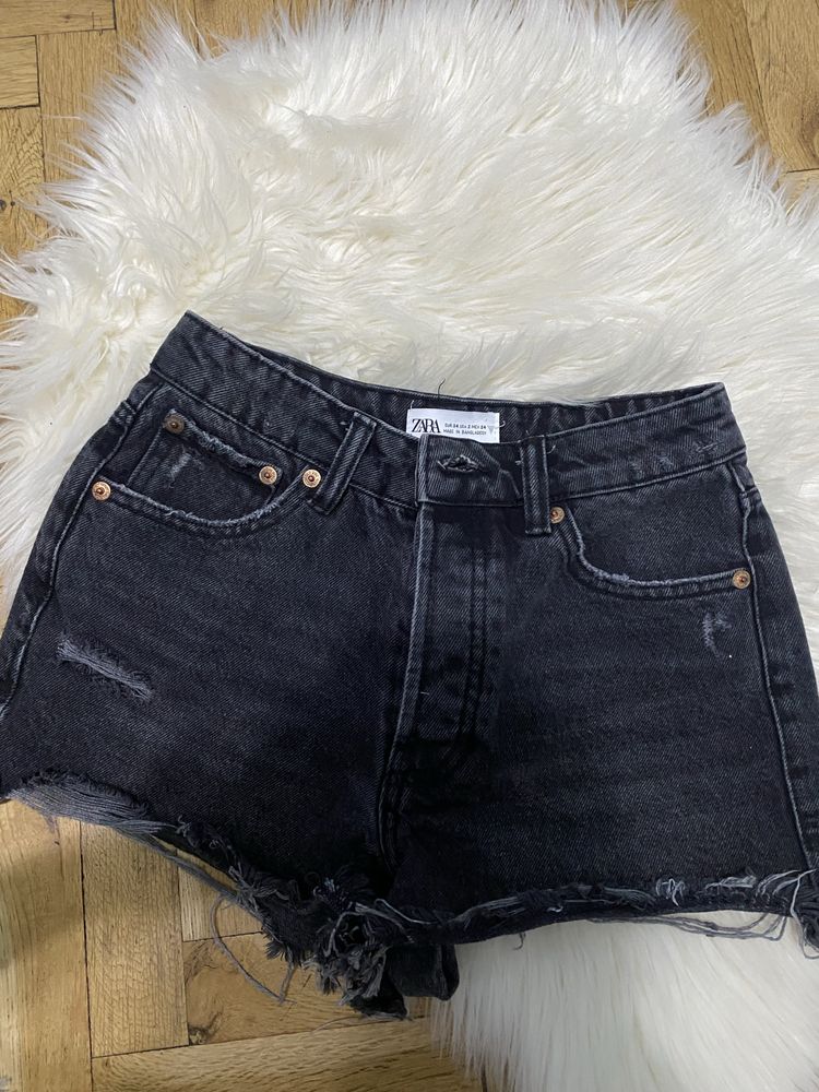 Zara къси панталонки и пола