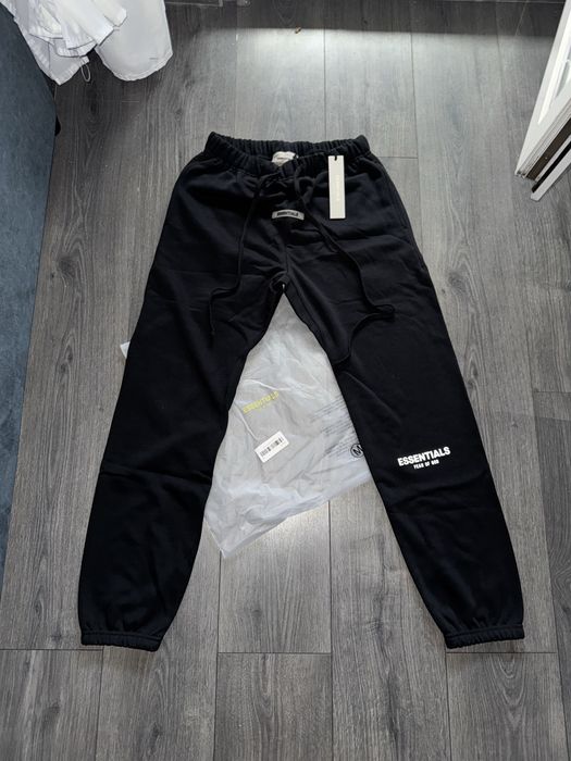 Pantaloni Essentials Fear of God noi