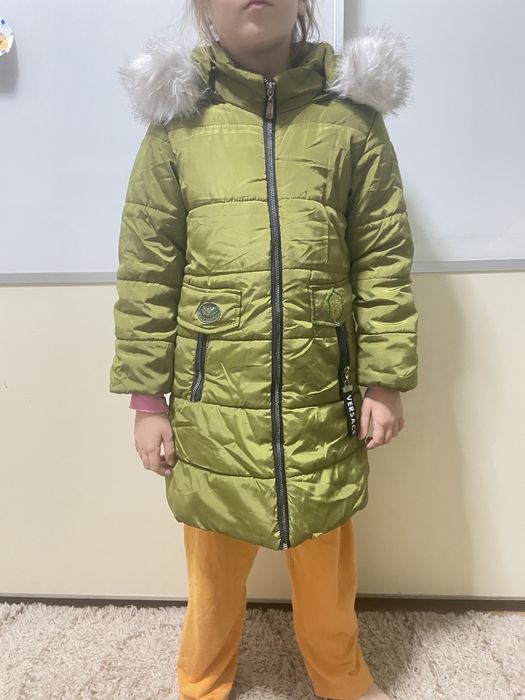 Куртка зимняя ояень теплая и толстая.