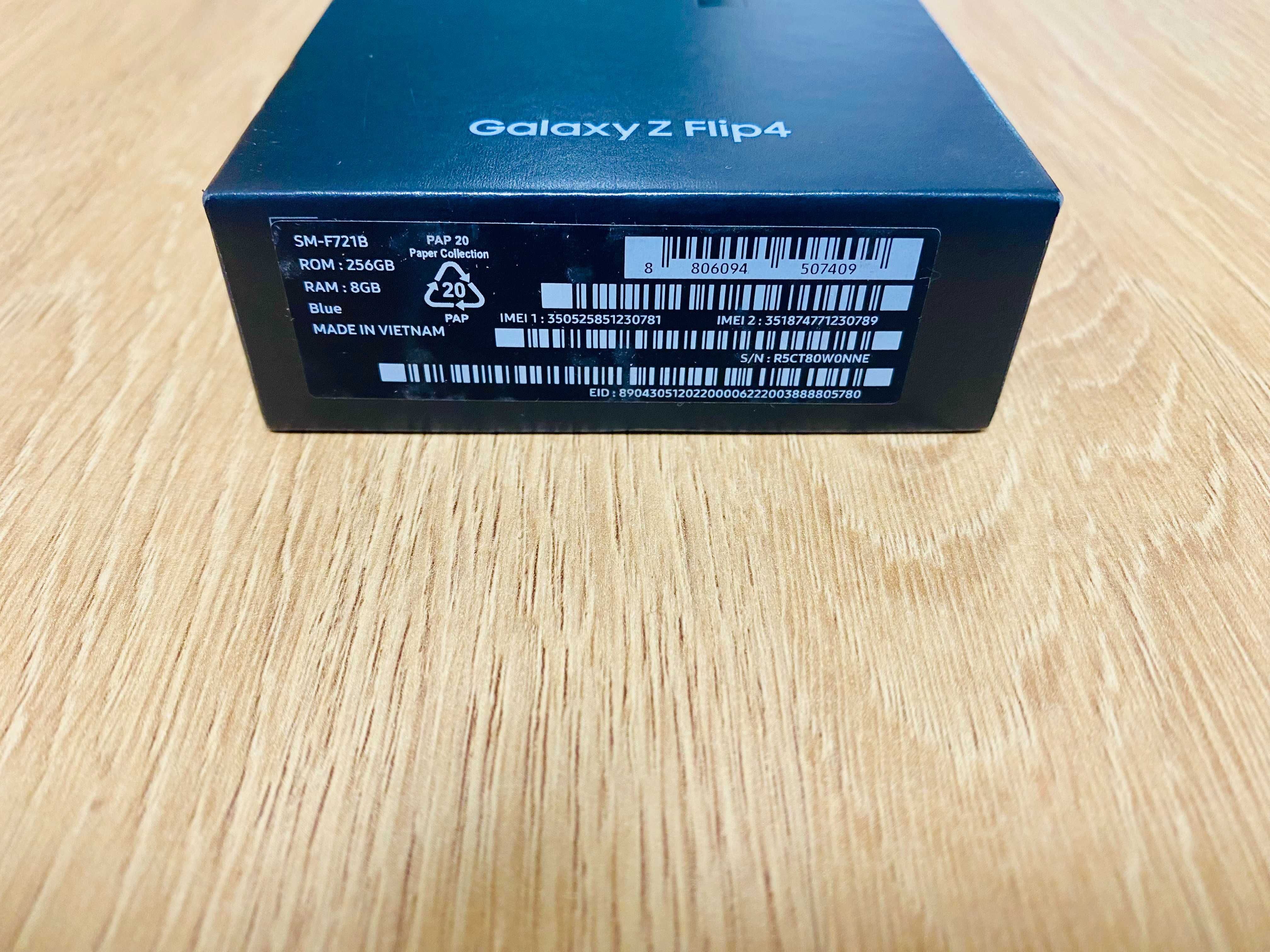 Samsung Galaxy Z Flip4, 256GB, 8GB RAM, 5G, Blue, Безупречен