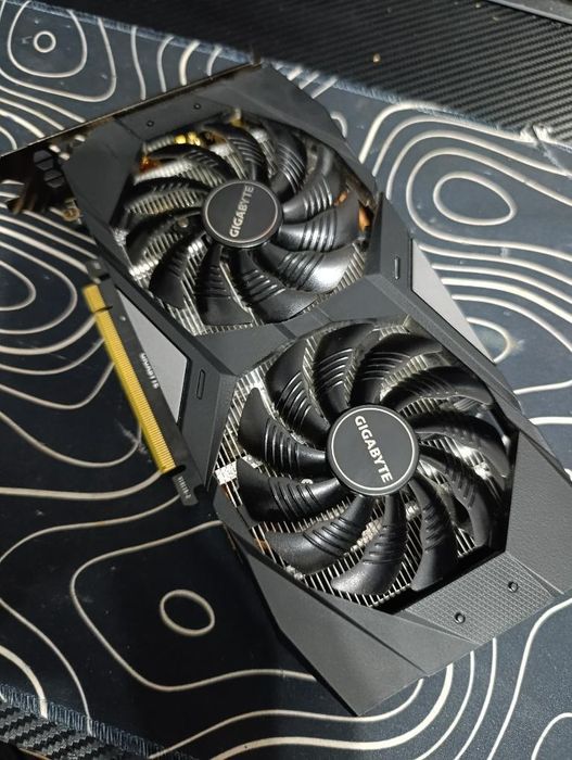 Продавам видео карта Gigabyte GeForce GTX 1660Ti