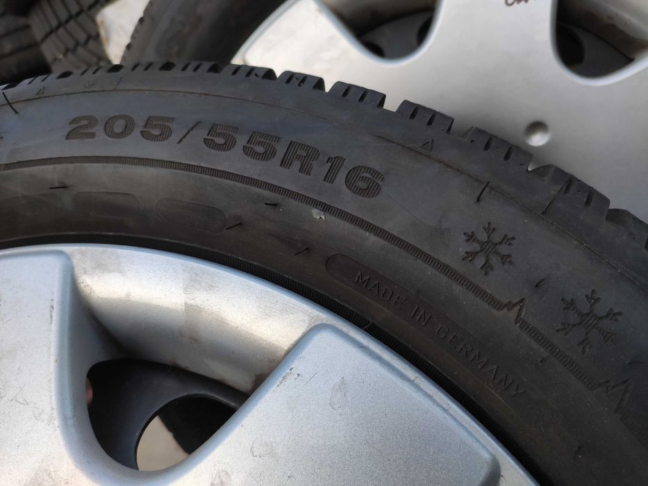 2бр Като нови зимни гуми 205 55 16 - Dunlop - DOT 2023