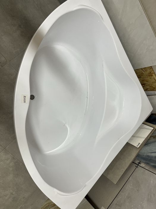 2 Акриловая ванна