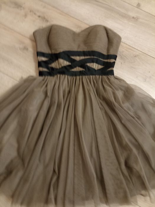 Дамска бежова рокля тюл