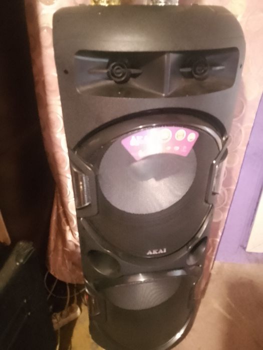 Vând boxa Akai cumpărată de o saptamana