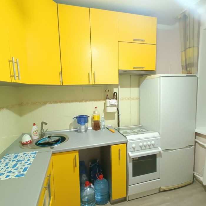 Продам 2 х квартиру центр