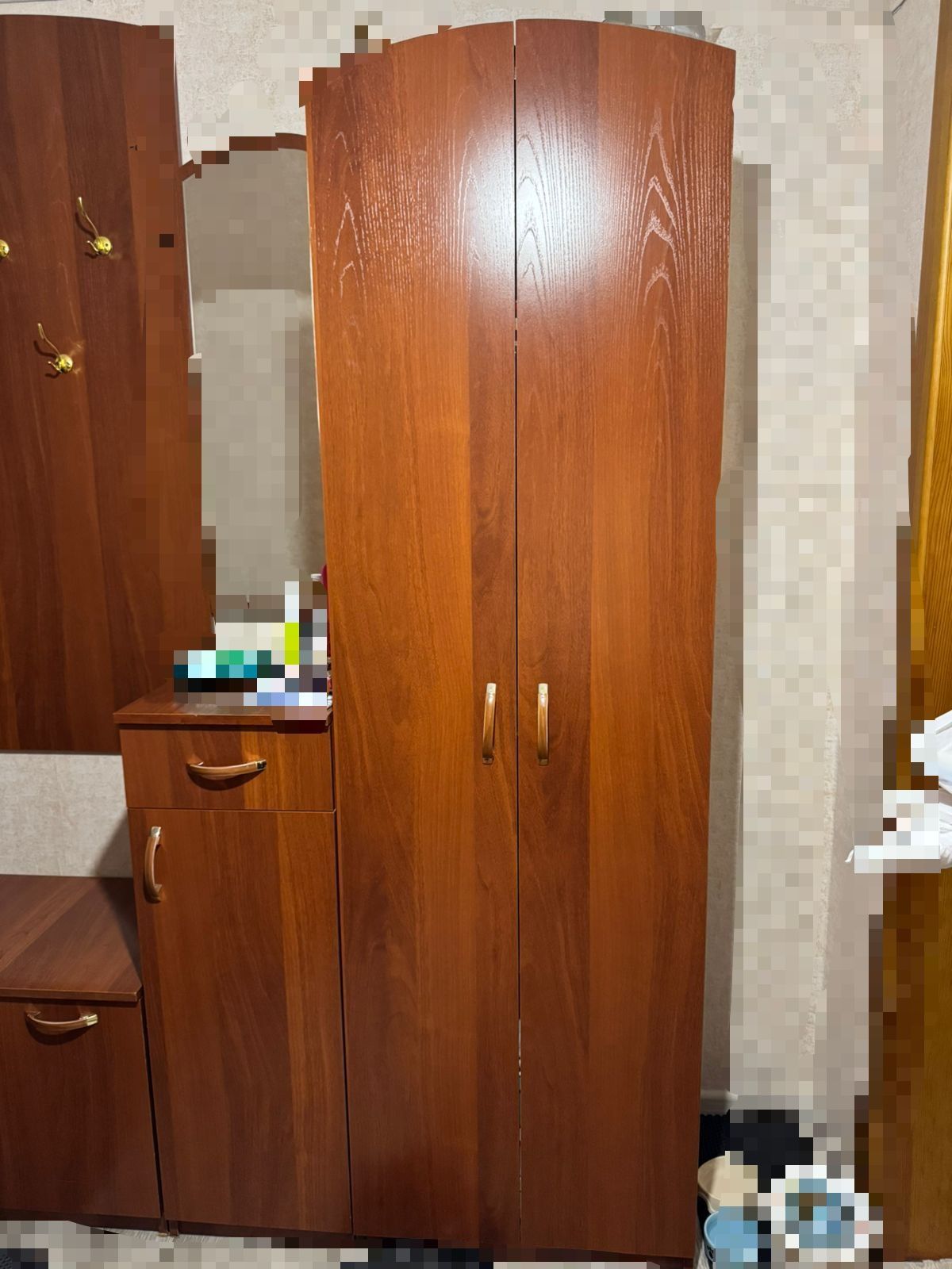 Продам прихожую из 6 предметов