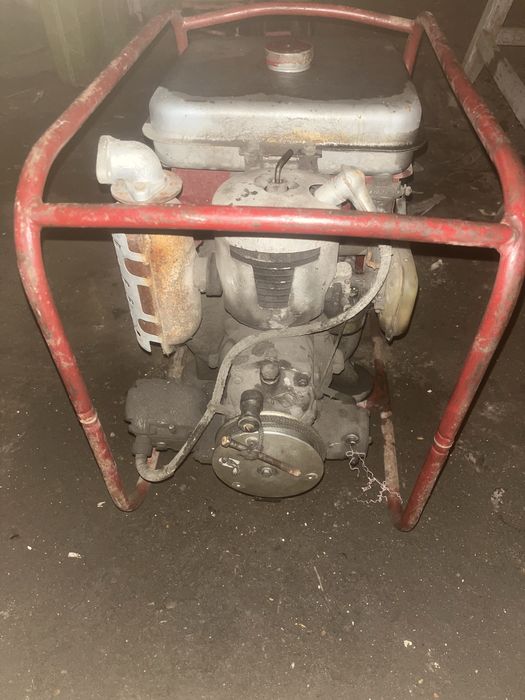 Бензиновый генератор