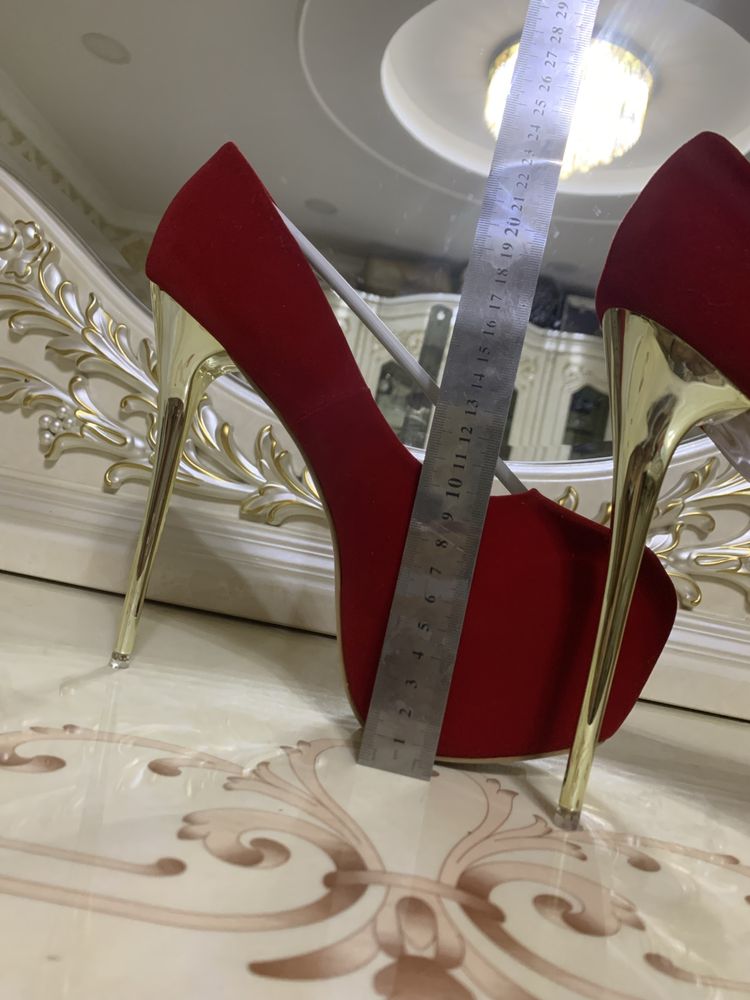 Новые каблуки с размером 44,45