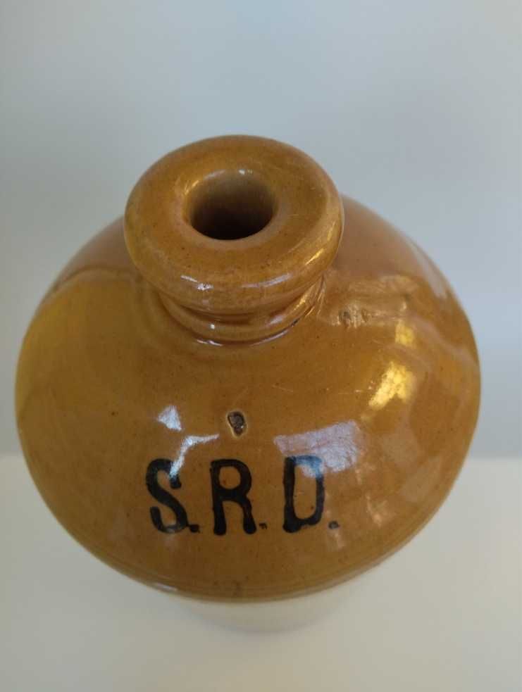 Винтидж керамична бутилка за ром от първата  световна воина S.R.D.