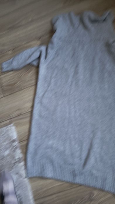 Rochie mai groasă care poate fi purtata și cu colanți