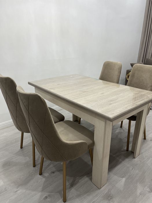 Продам стол стулями