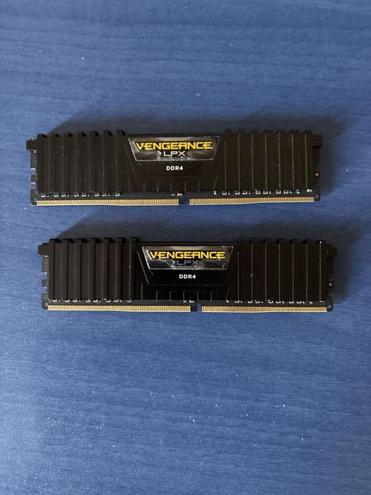 Placute ram vengeance 16 gb 2x8