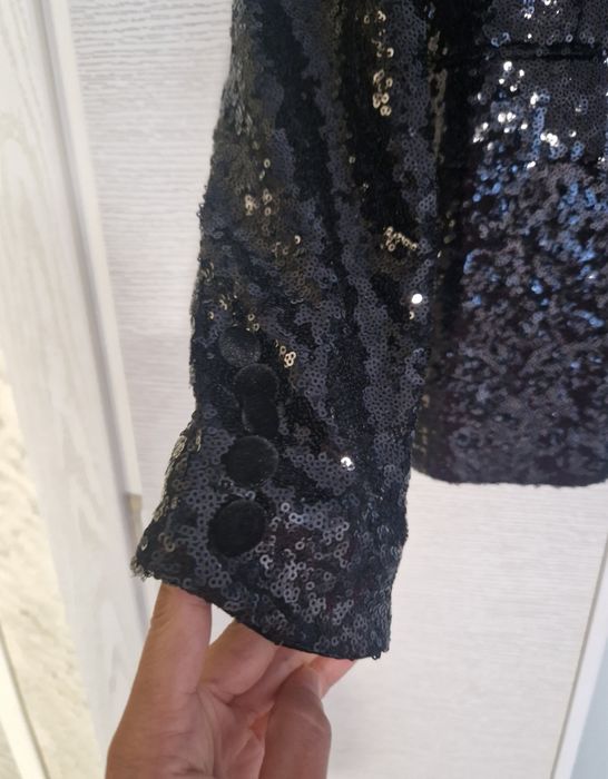 Елегантно пайетено сако