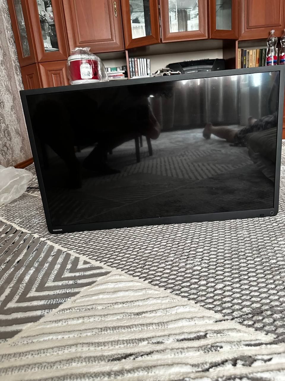 Продаётся Toshiba LCD телевизор (32L2453RB)