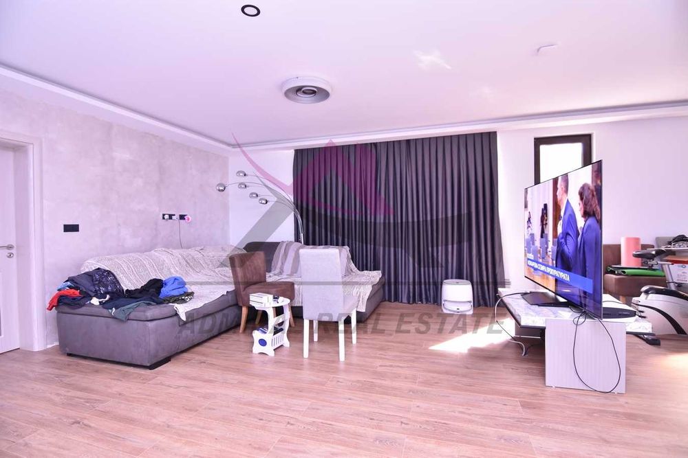 Продава се Къща в Варна, Изгрев - 361 кв.м за 1856 €/кв.м - Снимка #1