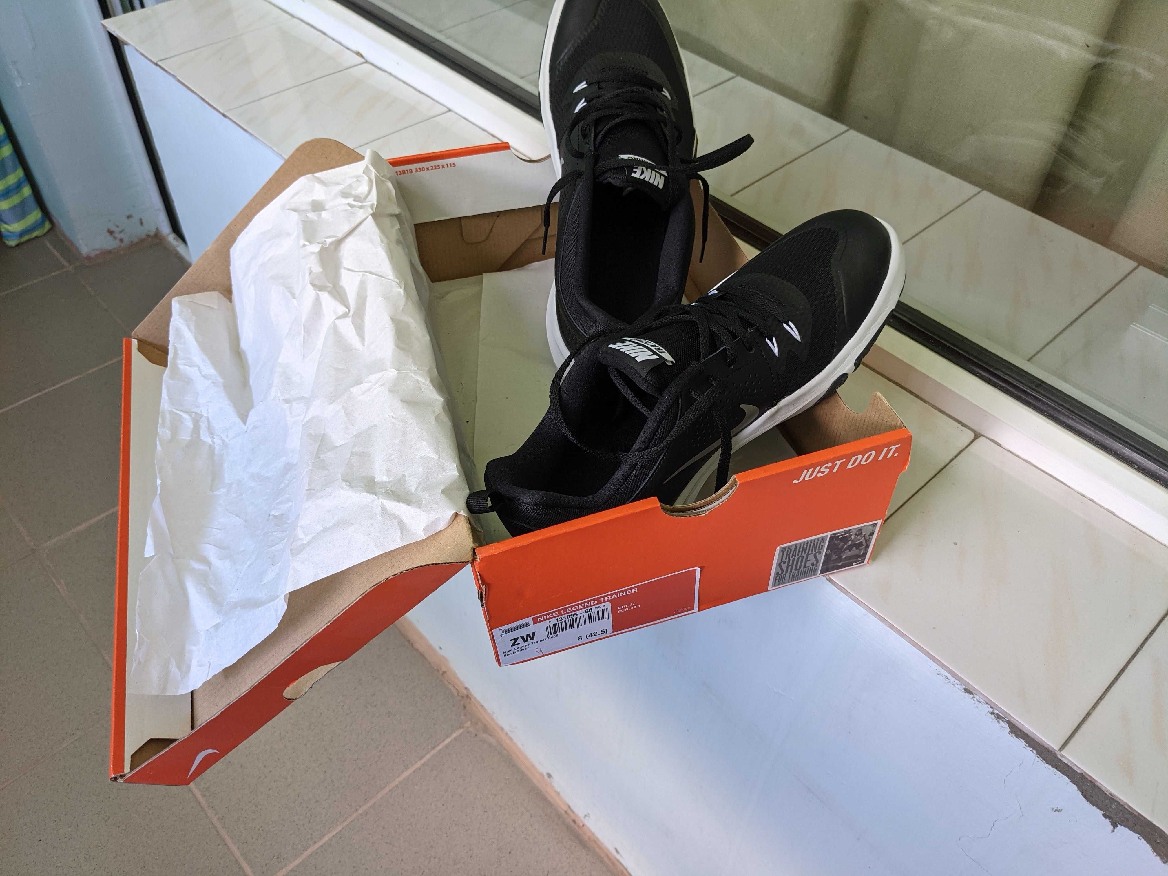 Nike Legend Trainers номер 42.5