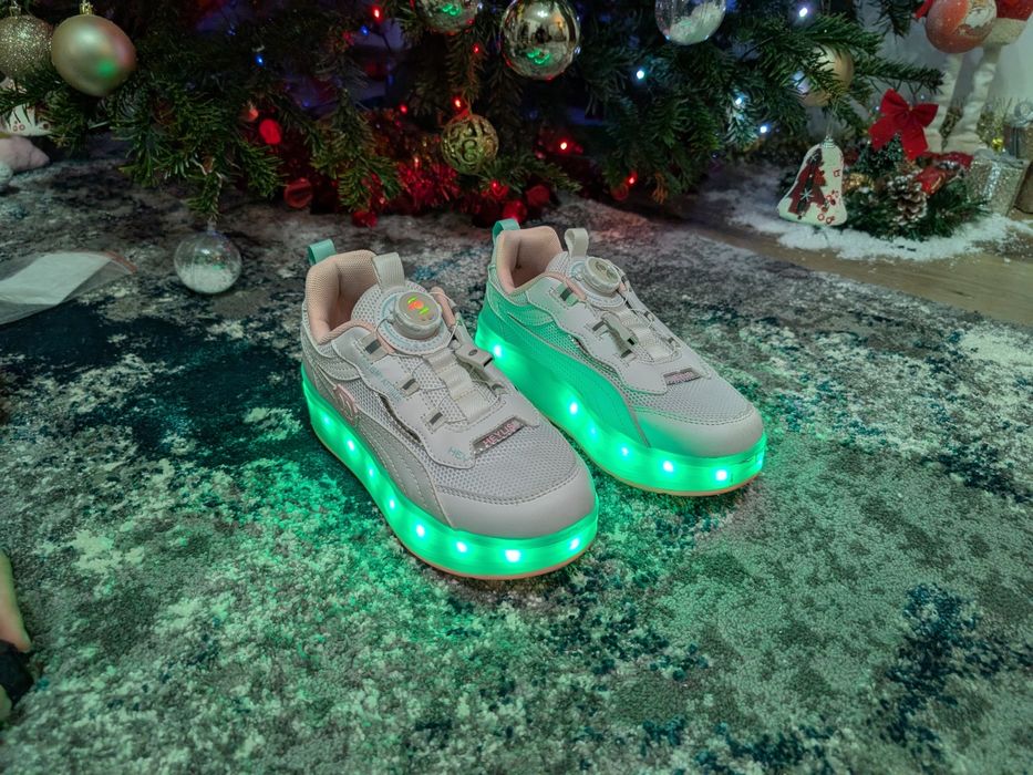 Adidași cu roți pentru copii