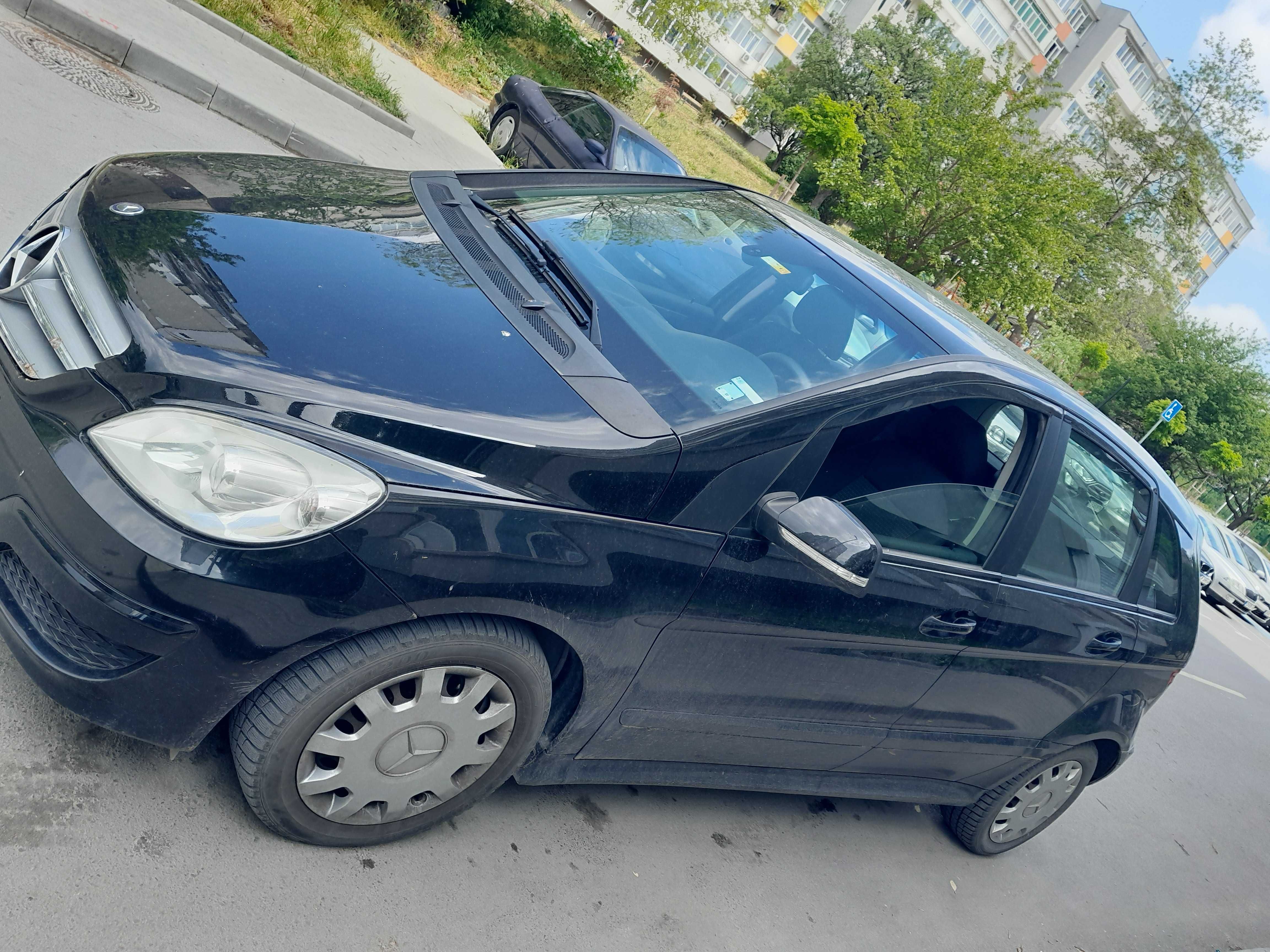 Mercedes B180 черна перла