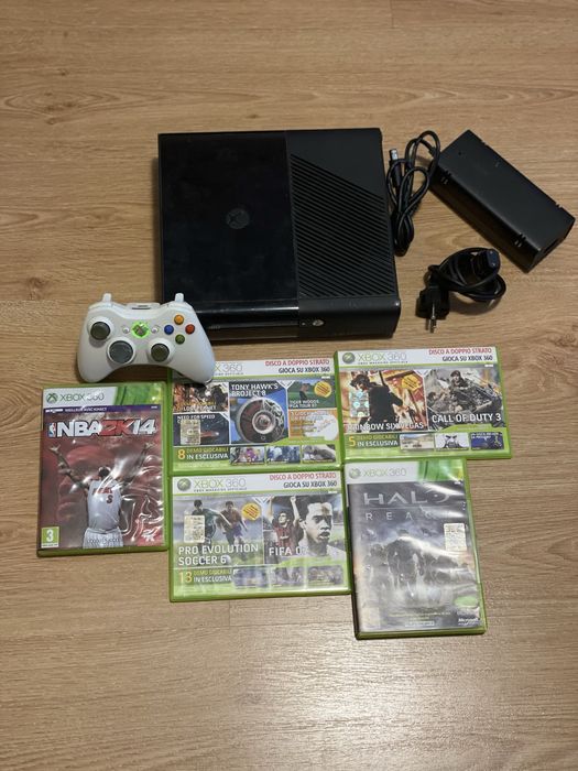 Consola XBOX 360 E (superslim)! Controller + Jocuri!