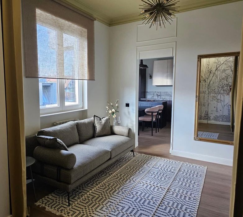 Дава се под наем Четиристаен апартамент в София, Център - 80 кв.м за 1150 € - Снимка #2