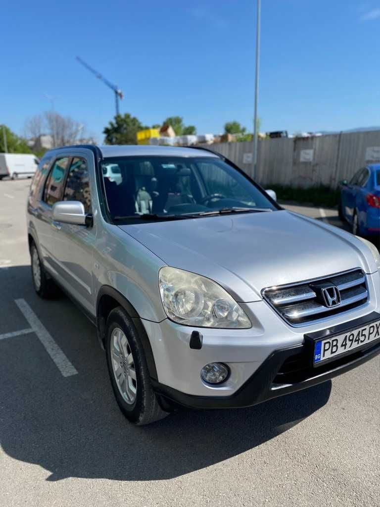 Продавам хонда cr-v дизел 2005 година